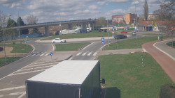 Křižovatka ulic Velká Dlážka a Polní