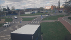 Křižovatka ulic Velká Dlážka a Polní