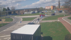 Křižovatka ulic Velká Dlážka a Polní