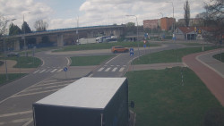 Křižovatka ulic Velká Dlážka a Polní