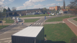 Křižovatka ulic Velká Dlážka a Polní