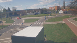 Křižovatka ulic Velká Dlážka a Polní