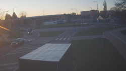 Křižovatka ulic Velká Dlážka a Polní