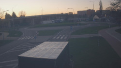 Křižovatka ulic Velká Dlážka a Polní