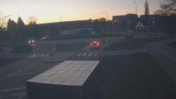 Křižovatka ulic Velká Dlážka a Polní