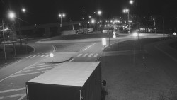 Křižovatka ulic Velká Dlážka a Polní