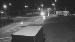 Křižovatka ulic Velká Dlážka a Polní