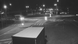 Křižovatka ulic Velká Dlážka a Polní