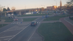 Křižovatka ulic Velká Dlážka a Polní