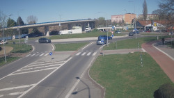 Křižovatka ulic Velká Dlážka a Polní