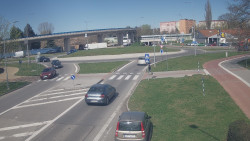 Křižovatka ulic Velká Dlážka a Polní