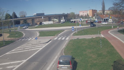 Křižovatka ulic Velká Dlážka a Polní