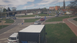 Křižovatka ulic Velká Dlážka a Polní