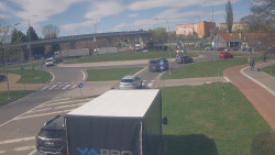 Křižovatka ulic Velká Dlážka a Polní