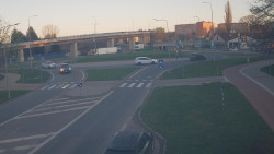 Křižovatka ulic Velká Dlážka a Polní