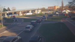 Křižovatka ulic Velká Dlážka a Polní