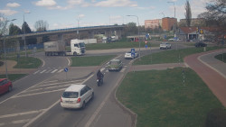 Křižovatka ulic Velká Dlážka a Polní