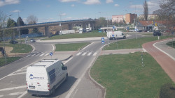 Křižovatka ulic Velká Dlážka a Polní