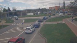 Křižovatka ulic Velká Dlážka a Polní