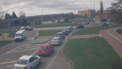 Křižovatka ulic Velká Dlážka a Polní