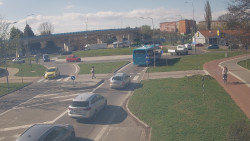 Křižovatka ulic Velká Dlážka a Polní