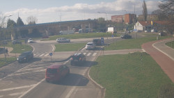 Křižovatka ulic Velká Dlážka a Polní