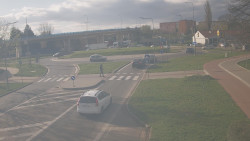 Křižovatka ulic Velká Dlážka a Polní