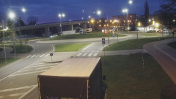 Křižovatka ulic Velká Dlážka a Polní