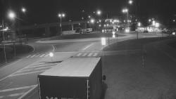 Křižovatka ulic Velká Dlážka a Polní