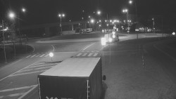 Křižovatka ulic Velká Dlážka a Polní