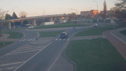 Křižovatka ulic Velká Dlážka a Polní