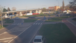 Křižovatka ulic Velká Dlážka a Polní