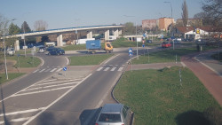 Křižovatka ulic Velká Dlážka a Polní