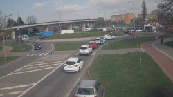 Křižovatka ulic Velká Dlážka a Polní