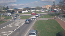 Křižovatka ulic Velká Dlážka a Polní