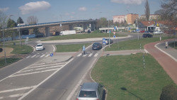 Křižovatka ulic Velká Dlážka a Polní