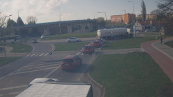 Křižovatka ulic Velká Dlážka a Polní