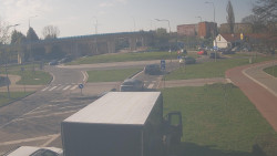 Křižovatka ulic Velká Dlážka a Polní