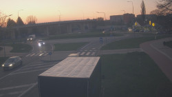 Křižovatka ulic Velká Dlážka a Polní