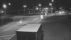 Křižovatka ulic Velká Dlážka a Polní