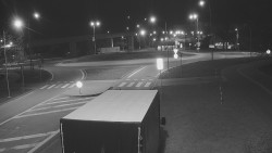 Křižovatka ulic Velká Dlážka a Polní