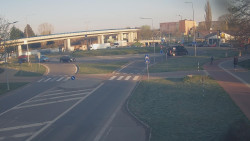 Křižovatka ulic Velká Dlážka a Polní