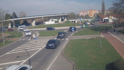 Křižovatka ulic Velká Dlážka a Polní