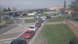 Křižovatka ulic Velká Dlážka a Polní