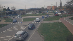 Křižovatka ulic Velká Dlážka a Polní