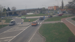 Křižovatka ulic Velká Dlážka a Polní