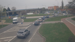 Křižovatka ulic Velká Dlážka a Polní