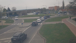 Křižovatka ulic Velká Dlážka a Polní