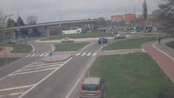 Křižovatka ulic Velká Dlážka a Polní