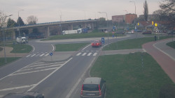 Křižovatka ulic Velká Dlážka a Polní